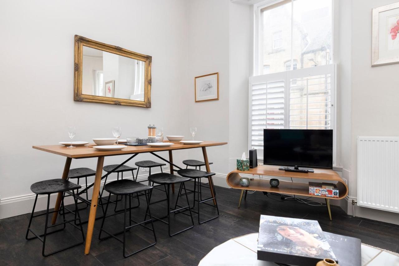 Joivy Sophisticated Apt Near Edinburgh Castle Exterior photo