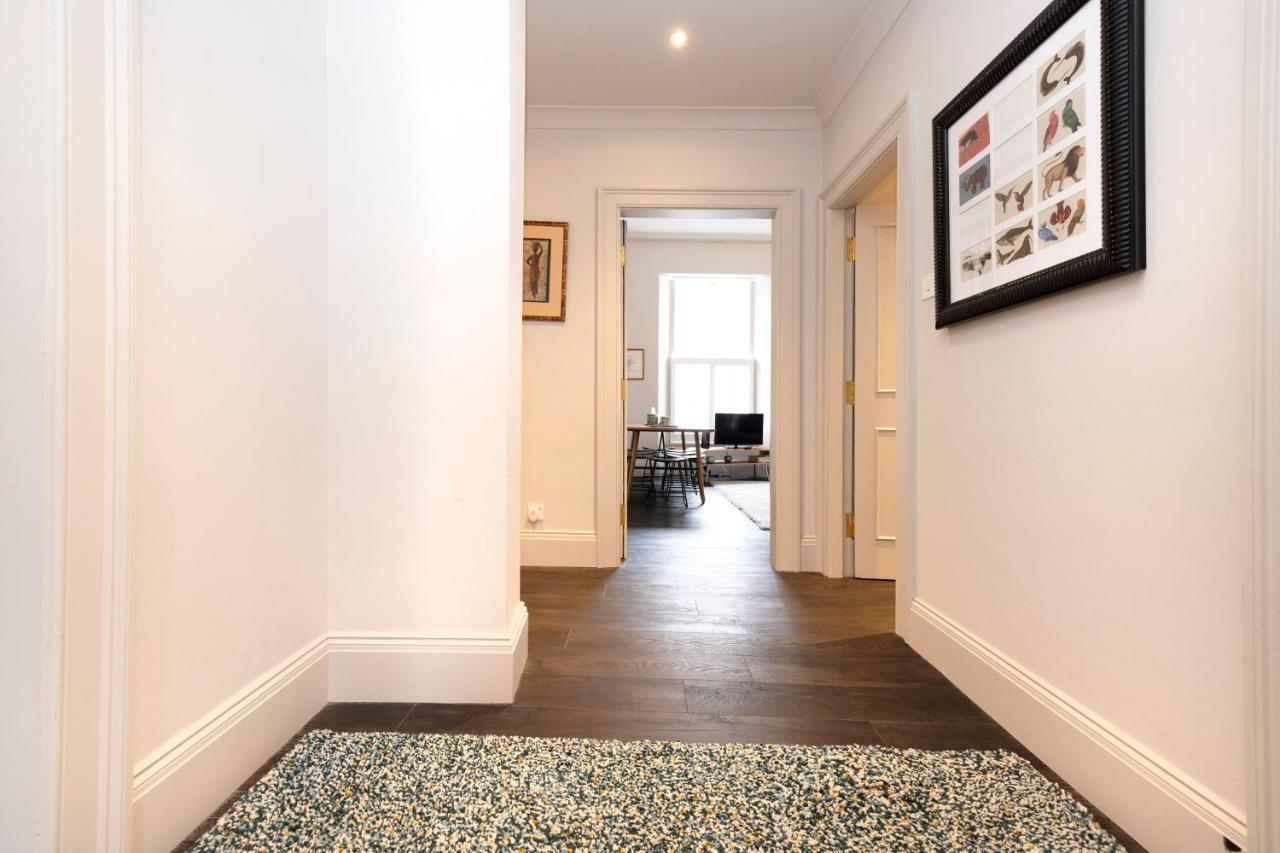 Joivy Sophisticated Apt Near Edinburgh Castle Exterior photo