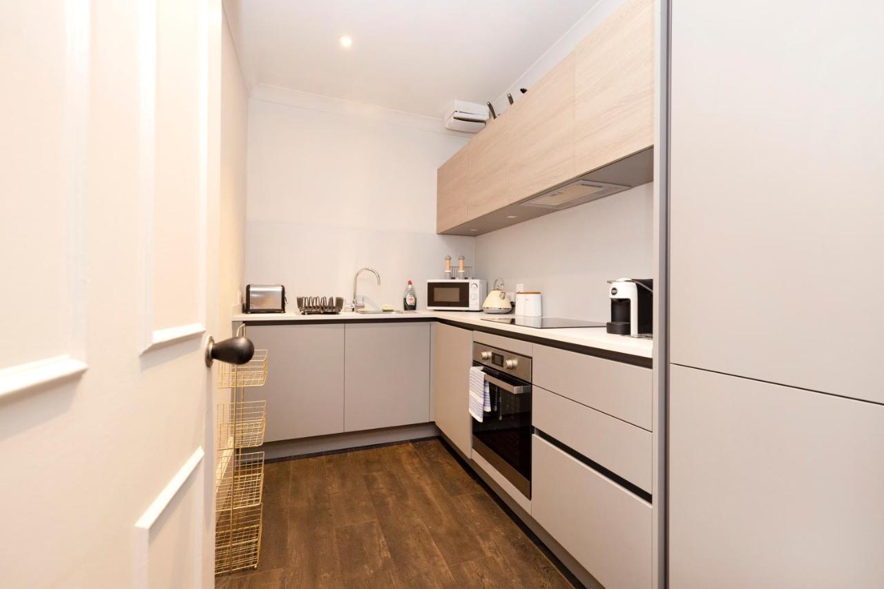 Joivy Sophisticated Apt Near Edinburgh Castle Exterior photo