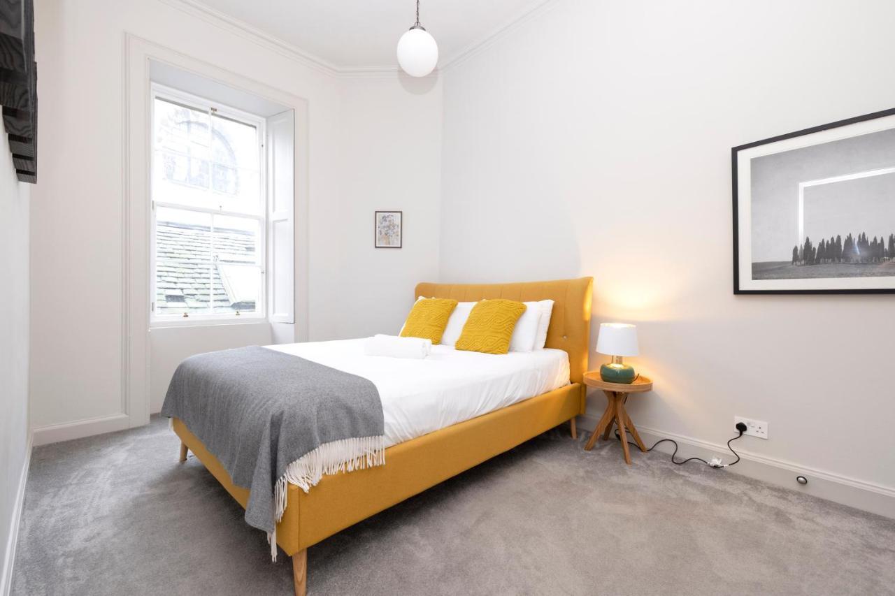Joivy Sophisticated Apt Near Edinburgh Castle Exterior photo