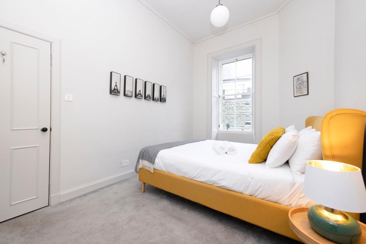 Joivy Sophisticated Apt Near Edinburgh Castle Exterior photo