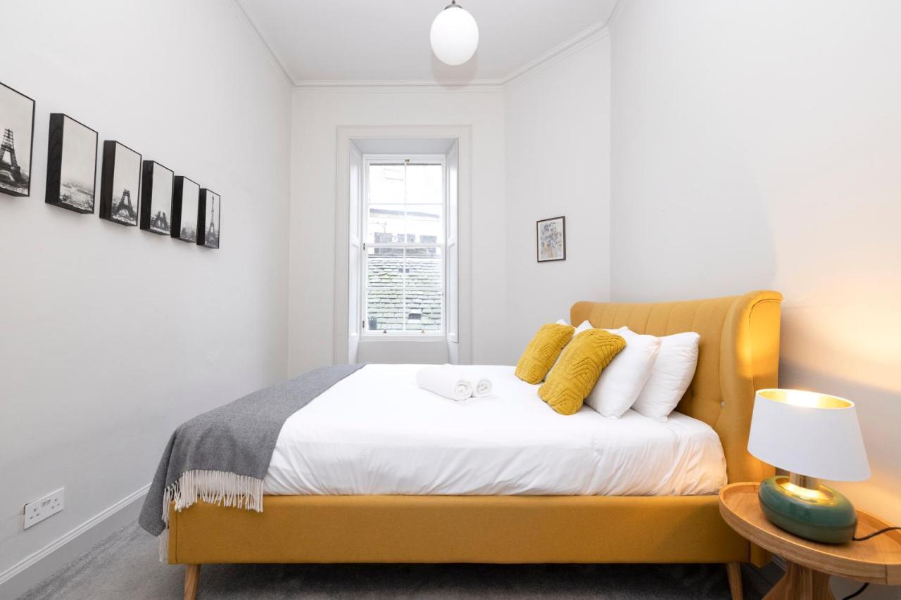 Joivy Sophisticated Apt Near Edinburgh Castle Exterior photo